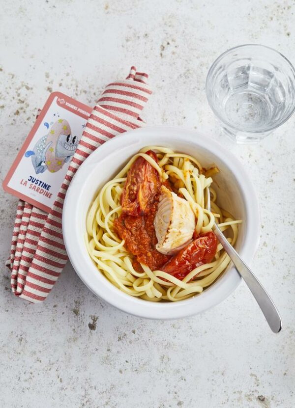 Pavé de saumon linguine sauce tomate basilic - PAUPIETTES